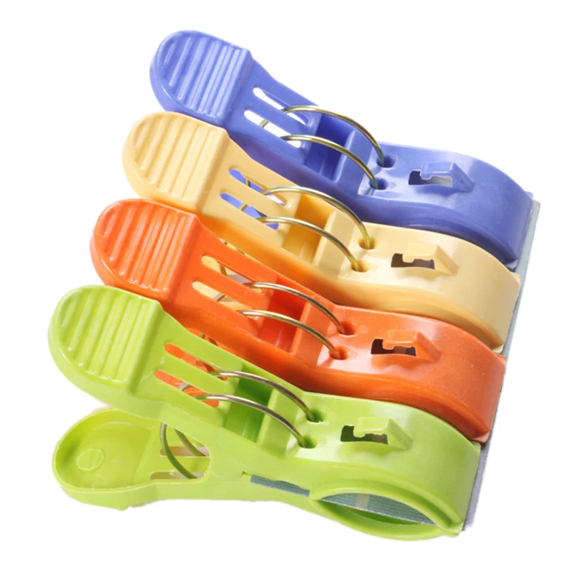 Plastic Quilt Hanging Clips Clamp Holder for Beach Chair or Pool