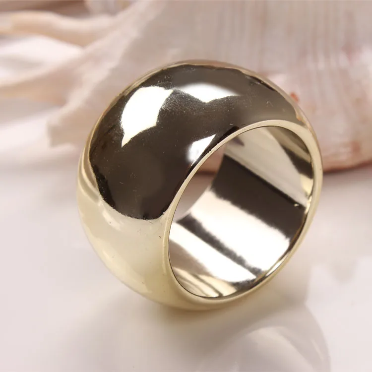 Free Shipping 4 X Plastic Silver/Gold Napkin Ring Napkin Holder For
