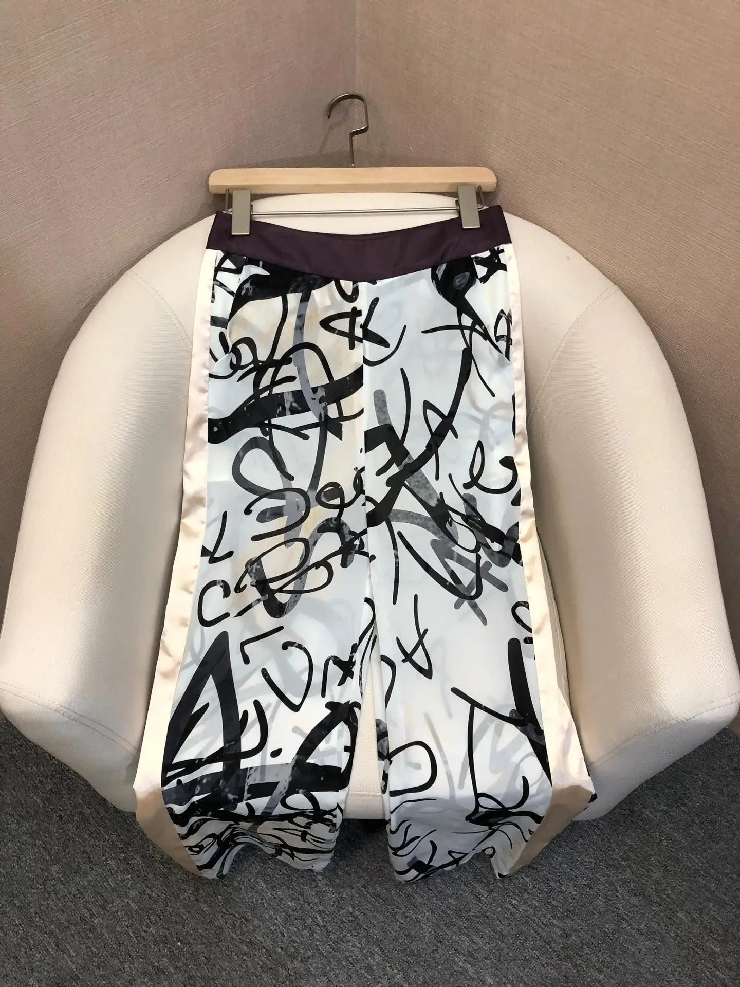 

2019 ladies fashion loose casual silk print straight trousers 0717