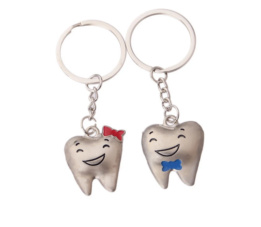 

1 dozen Creative wedding advertising gift sell like hot cakes key chain smile love love couples wholesale