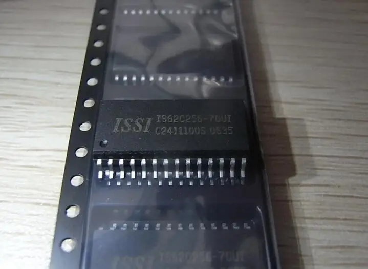 

30pcs/lot IS62C256 IS62C256-70UI SOP28