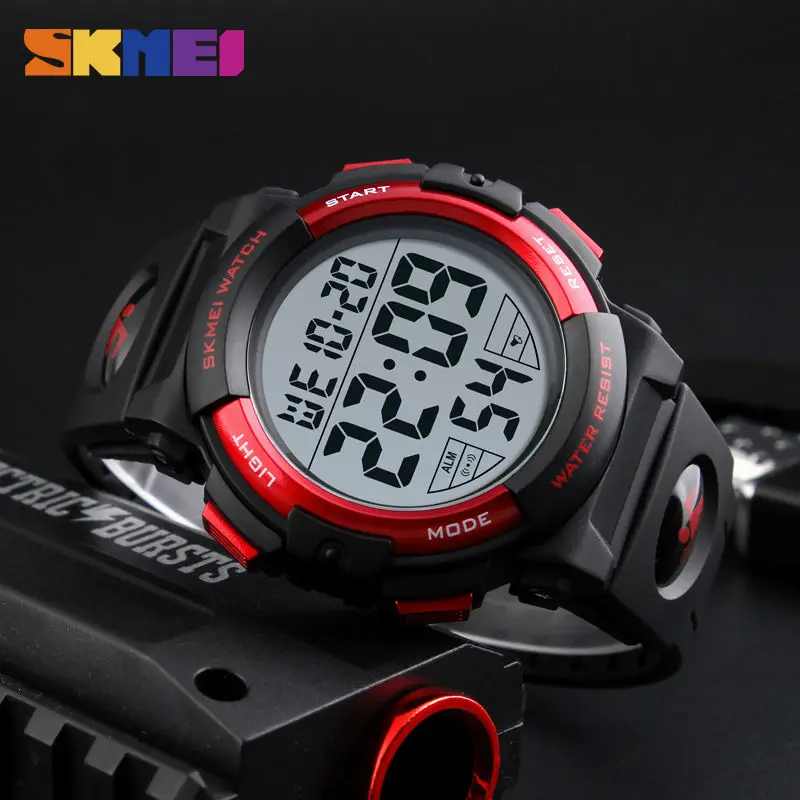 

2018 Fashion Outdoor Sports Watches Mens Watch Multifunction Waterproof Digital Wristwatch Man Clock Relogio Masculino SKMEI New