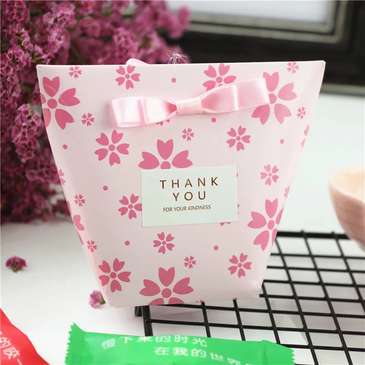 

50pc/lot Romantic Sakura Elegant Candy Box For Wedding Sweet Bag Wedding Favors Gift For Party Christmas Decoration