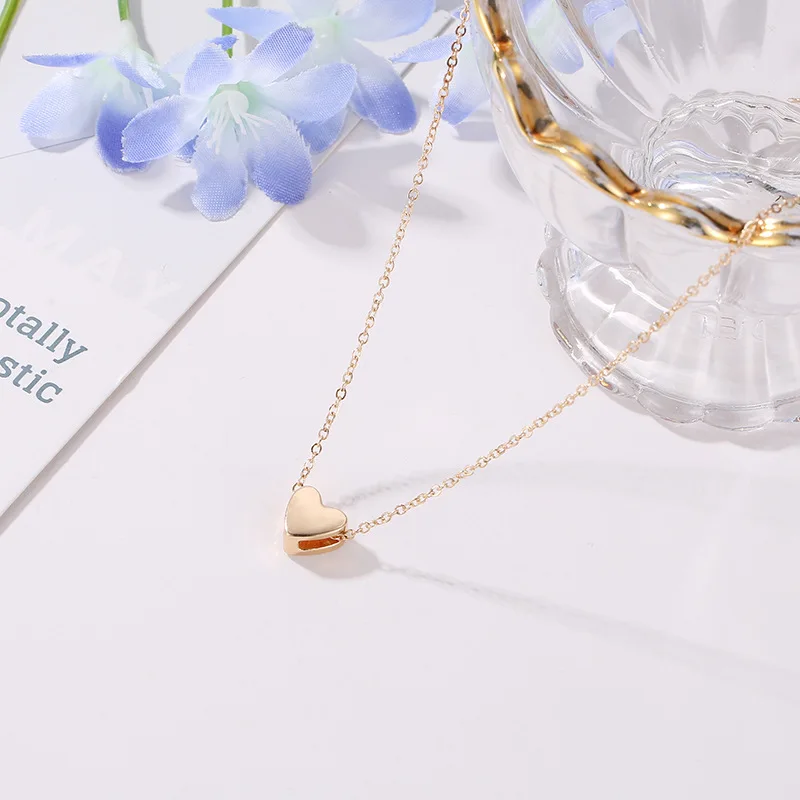 

Exquisite Love Heart Pendants Thin Chain Sweet Simple Style Golden Necklaces For Women