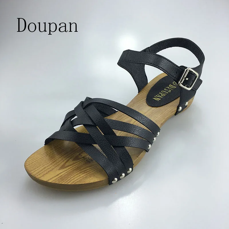 2017 Women Mature Wood Sandals Women Fashion Wedges Black Rivet Flats Flip Flops Slides Sabots