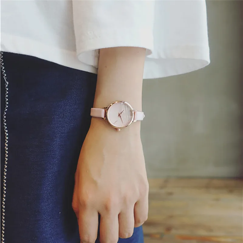 

Fashion style Luxury Business Leather Watches Women Small Fresh Quartz Analog Wrist Small Dial Delicate Watch Clock Hours montre