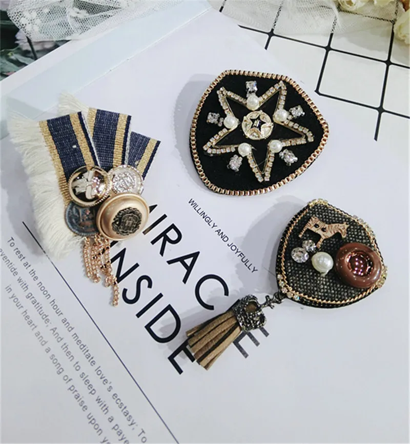 

Korea Handmade Vintage Cartoon Shield Star Rhinestone Pearl Badge Brooches Pins Fashion Jewelry Woman Accessories-JQGWBH049E