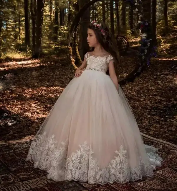 

2018 Lovely Light Champagne Flower Girl Dresses with White Lace Appliqued Beaded Sash Girls Pageant Gowns