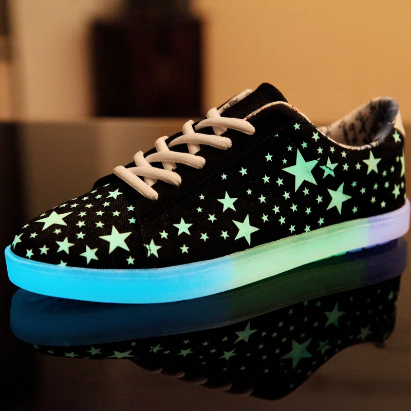 

AQUATWO 2017 Men Casual Led Light Shoes Spring Autumn Breathable Mens Flats Shoes Zapatillas Hombre Luminous Fashion Shoes Male