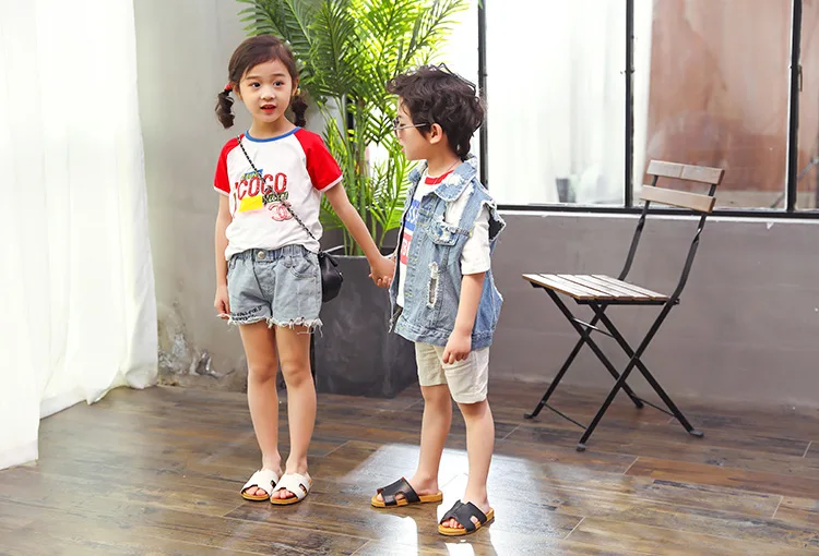 Новинка 2019 года; летние детские тапочки в Корейском стиле; обувь для девочек; домашние повседневные сандалии-шлепанцы для мальчиков