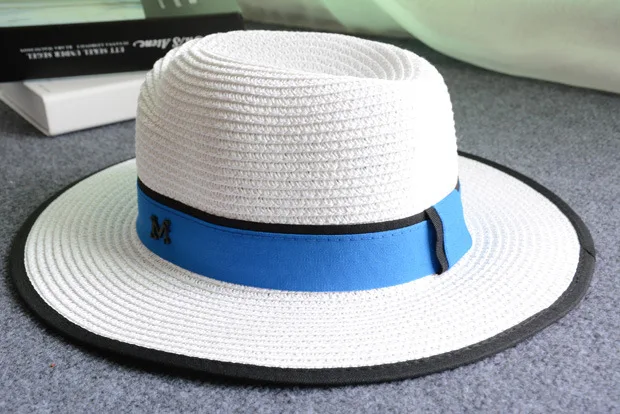 3225448753_848685158