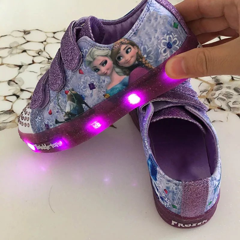 

girls cute sneakers with lights autumn winter new LED fashion children kids princess Casual Shoes