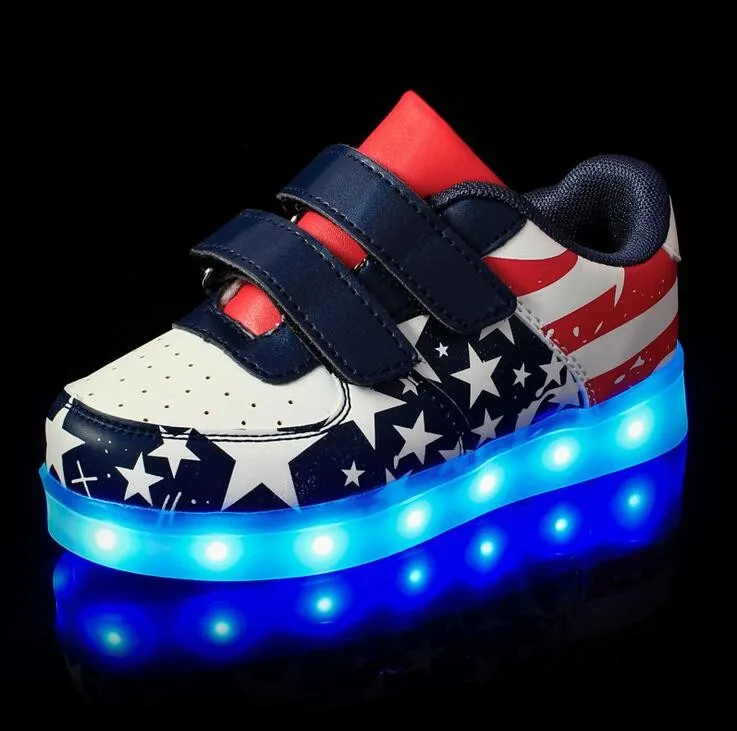 Новые модные детские зарядные устройства USB для мальчиков и девочек, СВЕТОДИОДНЫЙ цветной кроссовки, повседневная детская обувь со светодиодной подсветкой, европейский размер 25-37