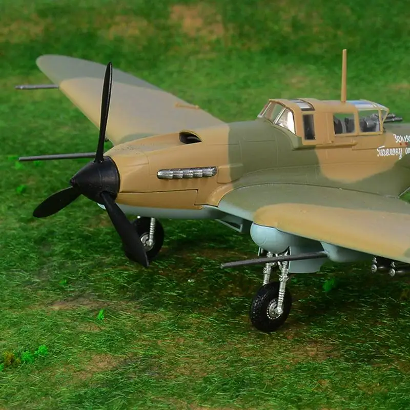 Готовая Коллекционная пластиковая модель самолета 1/72 Ilyushin Il 2 Shturmovik 2M3 Советский