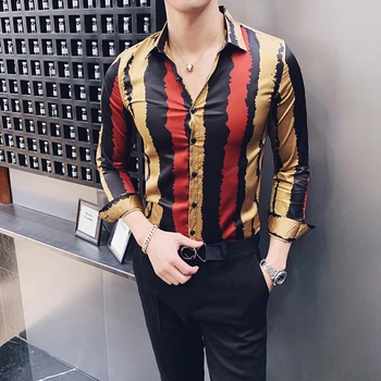 

2019 spring long-sleeved shirt men's Korean version of the self-cultivation printing shirt youth hair stylist personality flower