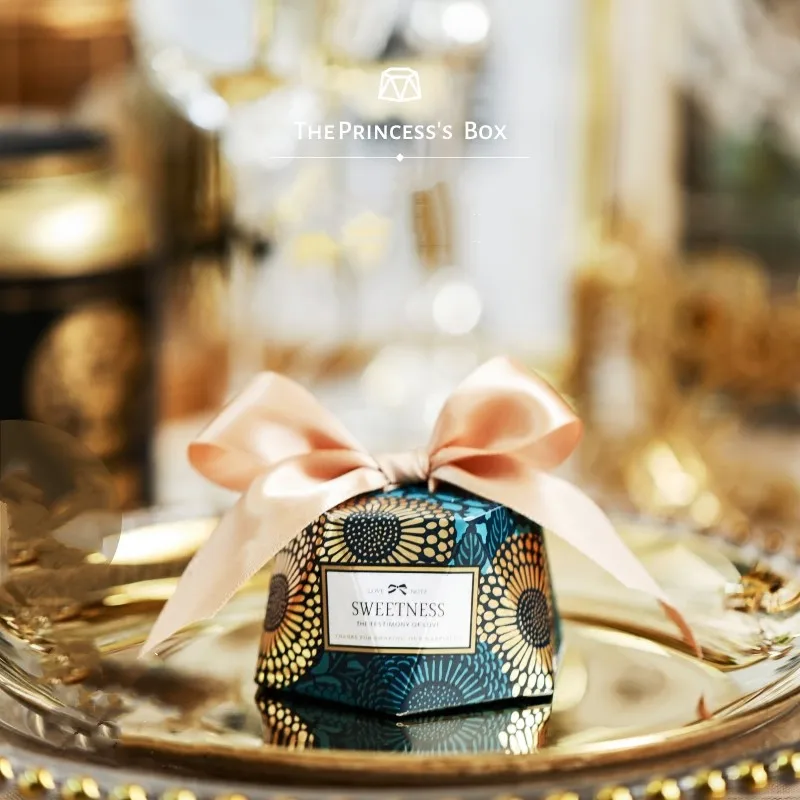 

2018 new creative wedding candy boxes european luxury gift box cases for sugar 2 sizes 6*8*4.5cm/7.3*9.7*5.5cm casamento decor
