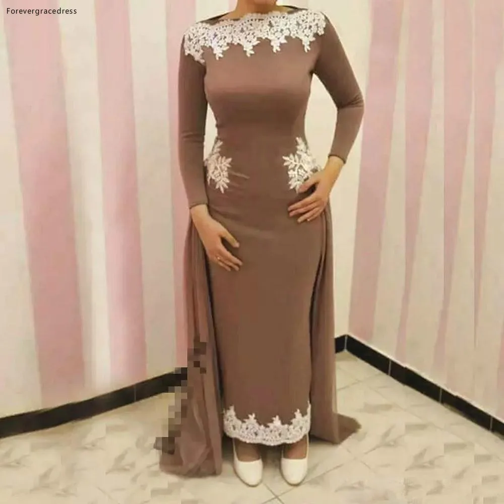 2019 Moeder van de Bruid Jurken Kant Applicaties Enkellange Lange Formele Godmother Avond Wedding Party Gasten Gown Plus Size 2019 Moeder van de Bruid Jurken Kant Applicaties Enkellange Lange Formele Godmother Avond Wedding Party Gasten Gown Plus Size