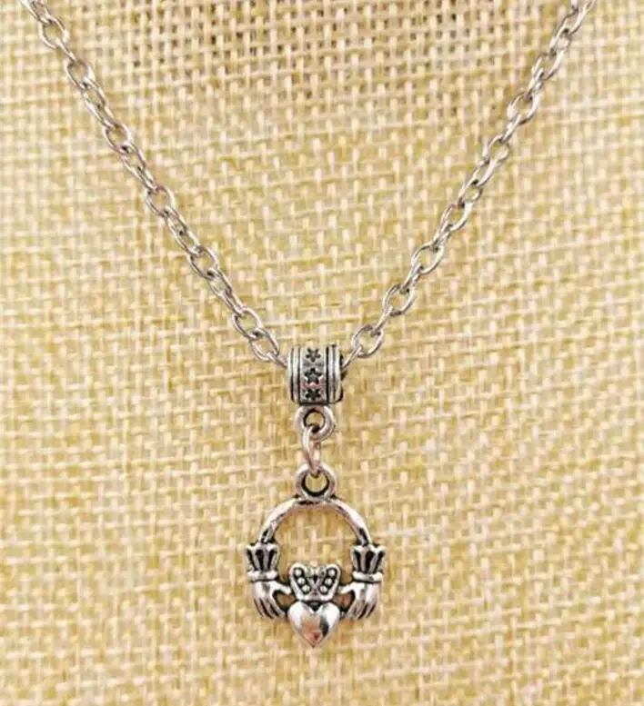 1 шт. Быстрая доставка Claddagh сердце любовь лояльность ожерелье с подвеской в Знак