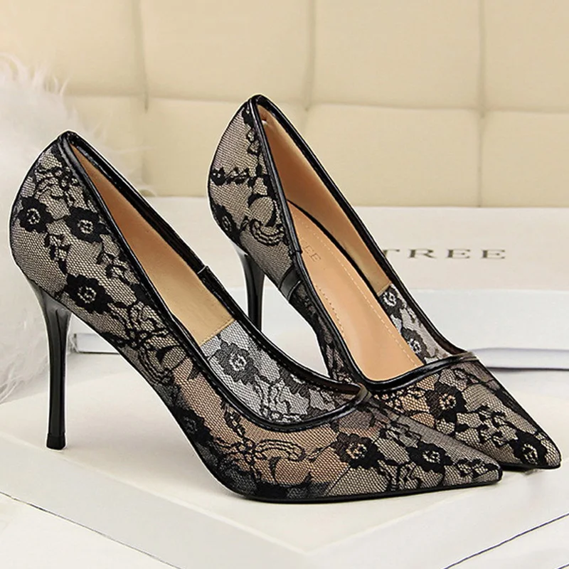 

2019 New Elegant Lace Women Pumps High Heels Transparent Flower Lace Wedding Shoes Women Pointed Toe Sexy Party Shoes