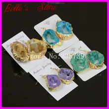 4 пары натуральный жеод кварц Друза Камень Висячие серьги в смешанном цвете, драгоценный камень кристалл друзовидный камень крюк серьги ювелирные изделия