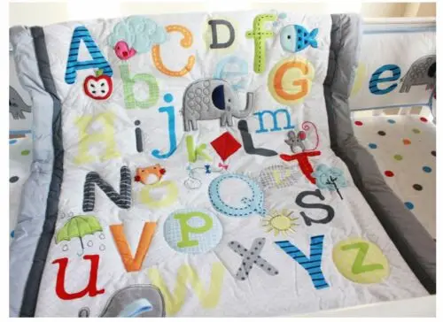 Новинка, Комплект постельного белья из 8 предметов для мальчиков, Детский комплект постельного белья с буквенным принтом AZ, детское одеяло, бампер, простыня, юбка для детской кроватки, Комплект постельного белья для малышей, Комплект постельного белья для маленьких девочек