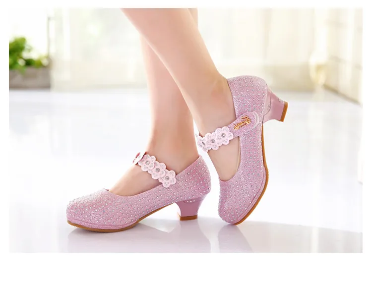 Cristal de Diamante Sapatos de Dança de Flores Infantis de Alta-salto Sapatos de Couro Meninas Sandálias Alto Sapatos Princesa Crianças 10 High Quality Mamãe e Bebê