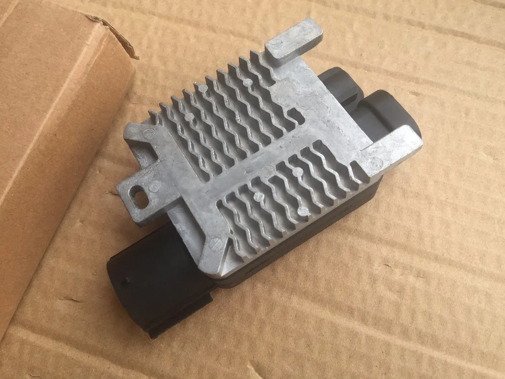 free shipping Engine Cooling Fan Relay for FORD FOCUS II FOCUS C MAX