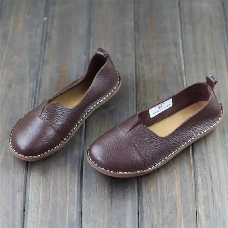 ladies moccasin style shoes