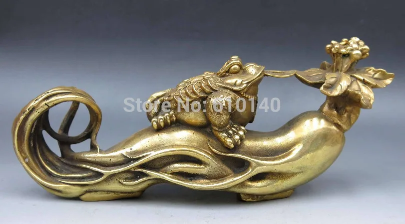 

China Brass Copper Fengshui Wealth Money golden toad bufonid ginseng Statue