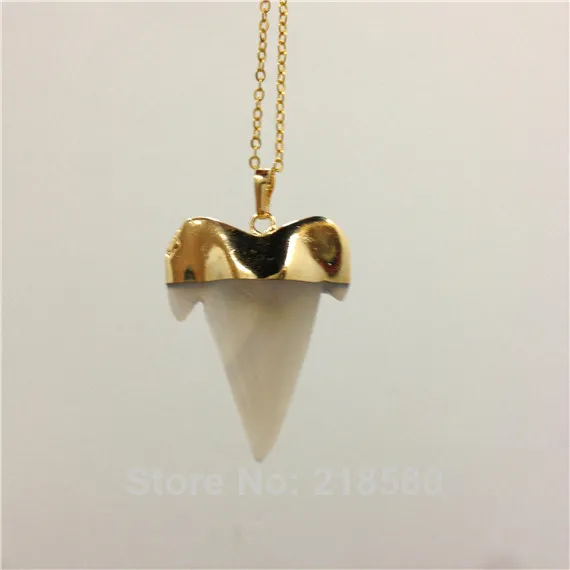 

H-QN131 White Agat Shark Teeth Charm Pendant Necklace with Gold Color Chain