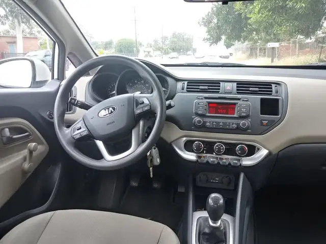 Автомагнитола со встроенным gps Wifi Автомобильный мультимедийный плеер Высокое качество Музыка мультисенсорный экран для KIA NEW RIO 9 дюймов Android 8,1