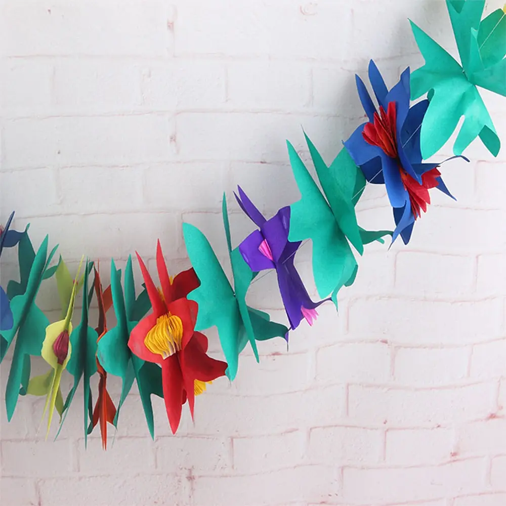 Гирлянда из бумажных цветов. Как сделать гирлянду одним цветом. Как сделать гирлянду одним цветом. Бумажная гирлянда цветочная. Украшения из бумажных сердечек.