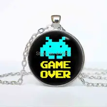 Vintage Space invaders juego sobre COLLAR COLGANTE 78cm cadena larga 1 unids/lote steampunk vintage Acero para hombres mujeres 2017 caliente