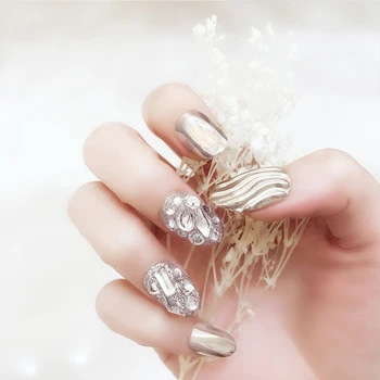 

24pcs Bright Shinning Silver Nails Mirror Wave Pattern 3D Fake Nails Medium Top Acrylic False Nails With Glue Manicure Tips