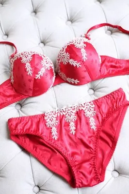 

S08 W . J Luxary Sexy and Comfortable Satin Embroidery Women's Underwear Bra Set Black White Red Skin Color