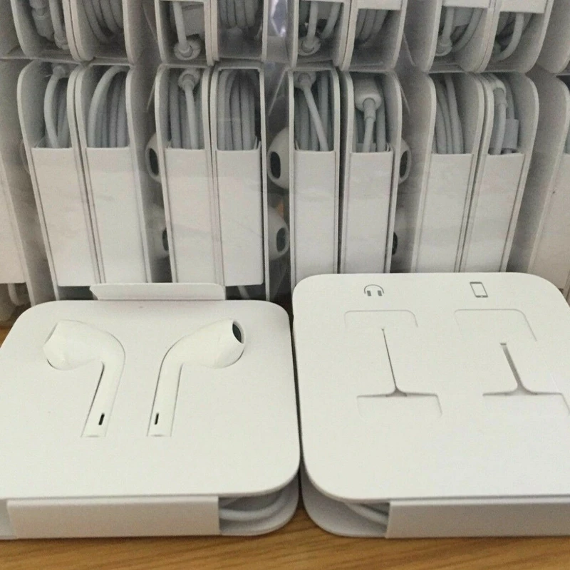 ikismo In Ear Stereo Bass Wired Earphone Microphone Control headset for iphone 8 7 Plus X XR XS Max Music Earbuds Earphone