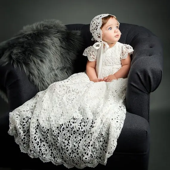 

Heirloom Vintage Newborn Girls Baptism Dress Christening Gown Lace Short Sleeves Baby Girls Boys Christening Gown with Headpiece