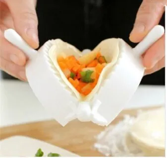 

2016 Home Kitchen Gadget Plastic Dough Press Dumpling Pie Ravioli Making Mold