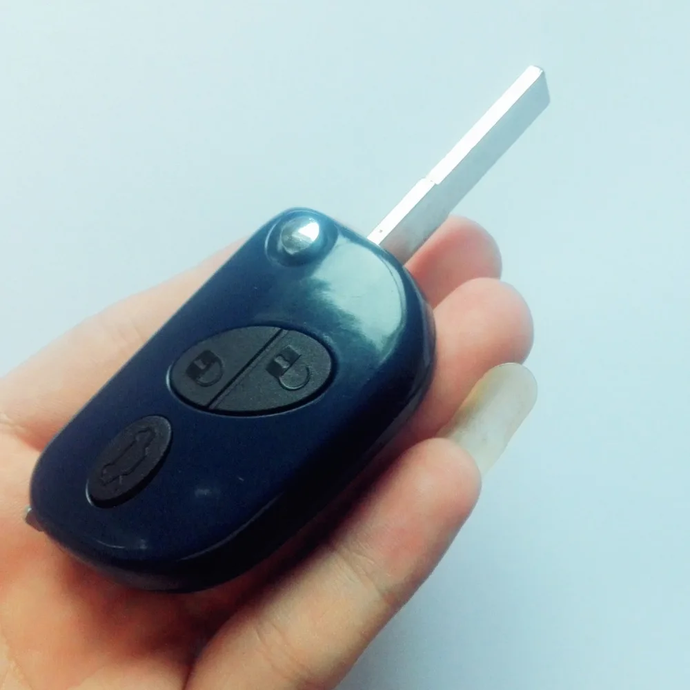 

WIth logo 3 Buttons Smart Flip Folding Key Blank Fob Key Case Remote Shell Cover for Maserati