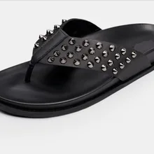 Летние мужские сандалии на плоской подошве с заклепками; мужские повседневные шлепанцы на плоской подошве; Mujers; итальянские кожаные сандалии для мужчин; размер 44