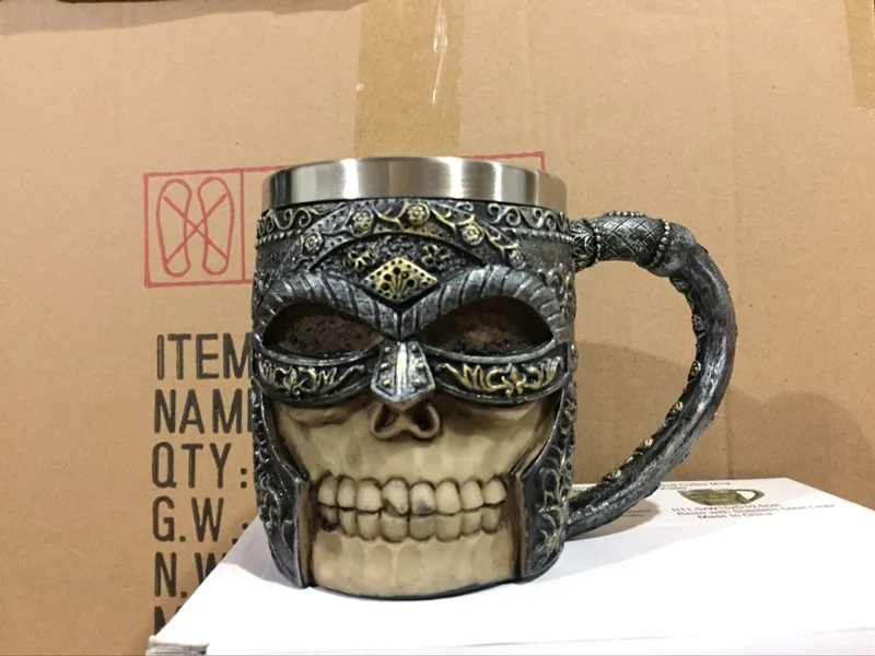 

New arrival Masked Knight Casing Resin Stainless Steel Mugs Creative Horror Skull Stainless Steel Mug Decorative Mug