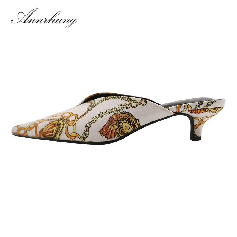 

2019 Chain Printed Satin Slippers Women Sexy Pointy Toe Kitten Heel V-cut Slides Shallow Slim Outwear Mules For Women