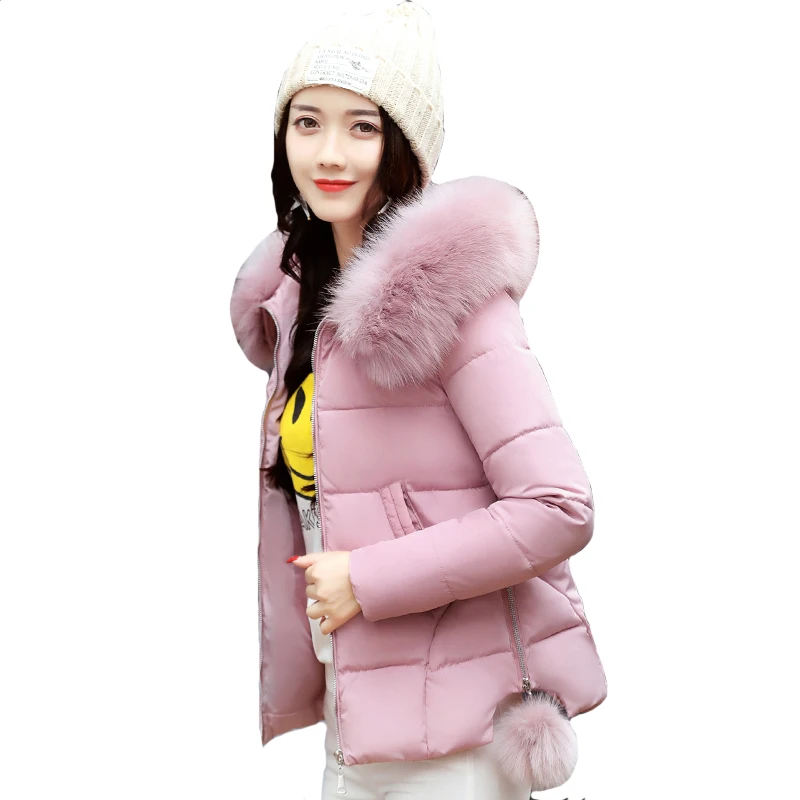 Pаспродажа 2018 Новое поступление зимняя куртка Для женщин с капюшоном с меховыми шариками женские пальто зимняя короткая парка с хлопковой подкладкой ...