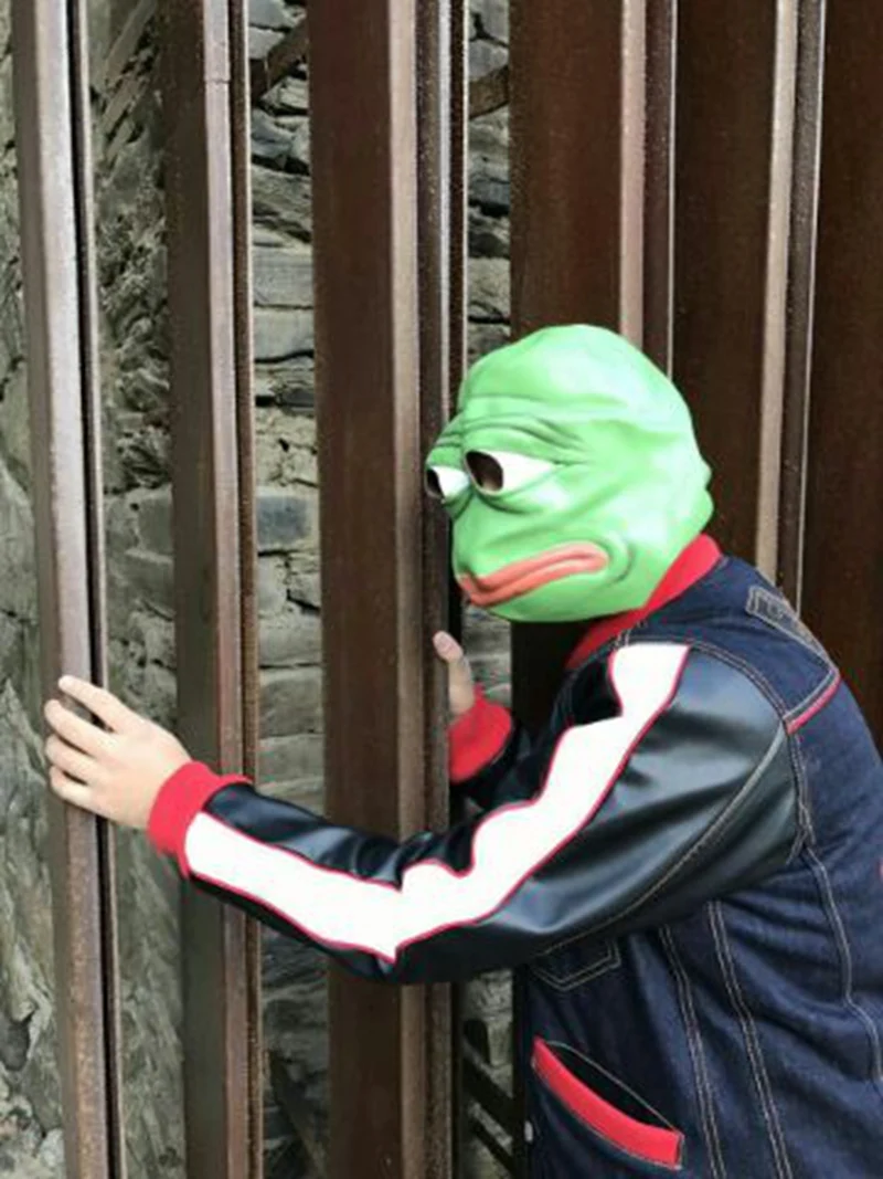 Бесплатная доставка мультфильм горячие Pepe грустная лягушка латексная маска