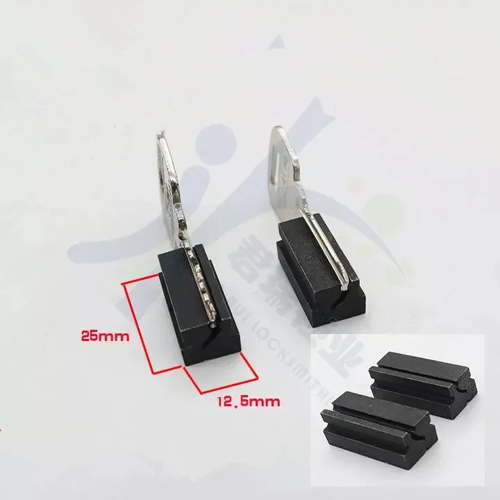 Зажим YUEMA Key Blank Clamp для горизонтальных режущих машин WENXING и JINGJI|Слесарные