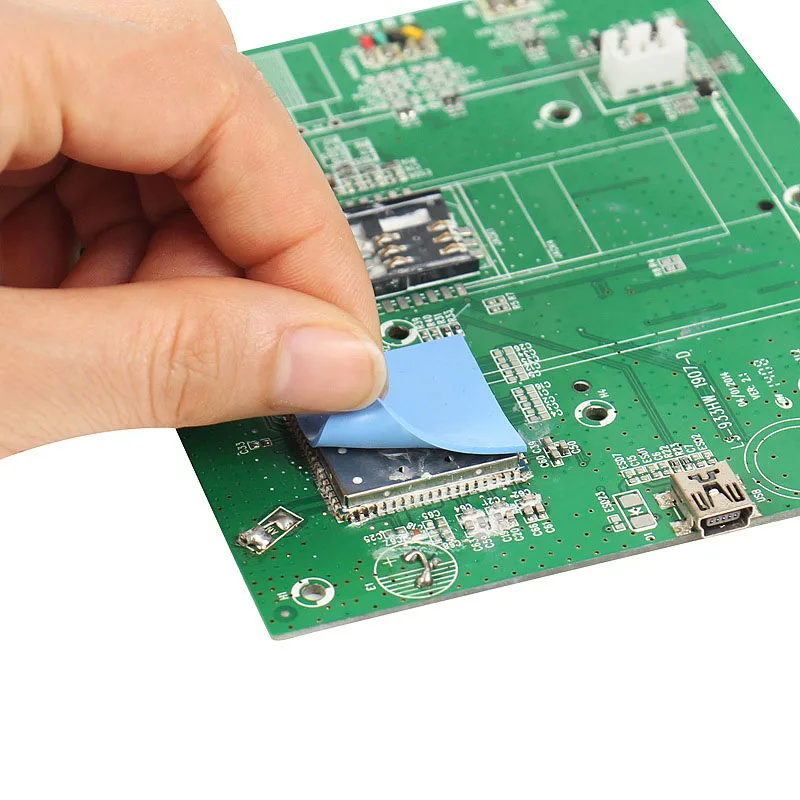 10x10x1mm100PCS GPU وحدة المعالجة المركزية PS3 PS2 XBOX غرفة تبريد التبريد الحراري موصل بطانة حماية من السيليكون يعمل للتلفزيون لوحات السليم الالكترونيات