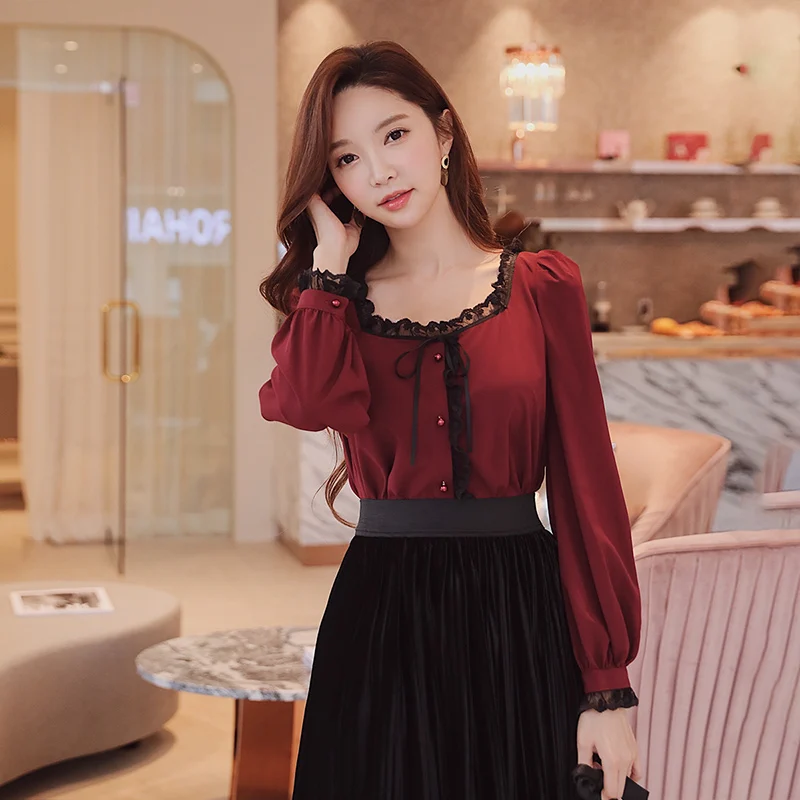 

Dabuwawa Women Girls New Vintage Lace Shirts Sweet Bow Button Square Collar Puff Sleeve Solid Shirts Tops D18DST018