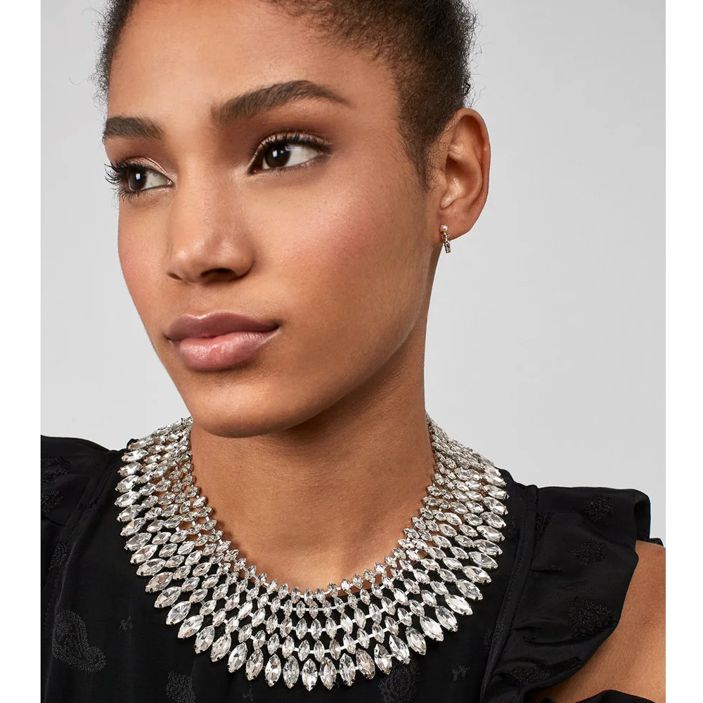 

Girlgo 2019 Spring Trendy Brand White Crystal Chokers Necklace For Women Bohemia Bright Statement Necklaces Valentine's Jewelry
