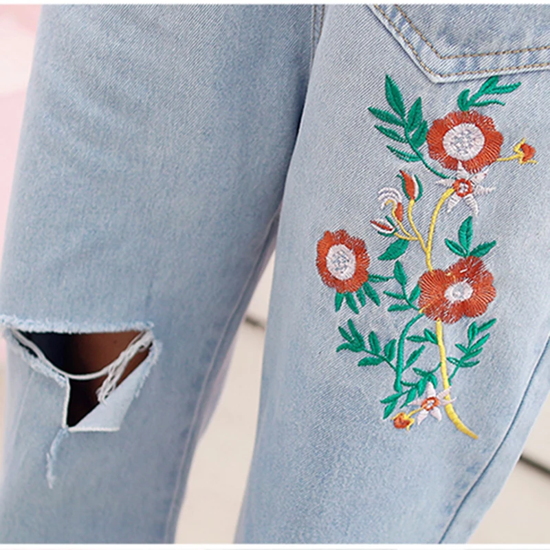 Новинка, женские джинсовые комбинезоны, женские весенние свободные штаны с высокой талией и цветочной вышивкой, повседневные хлопковые джинсы AIYANGA