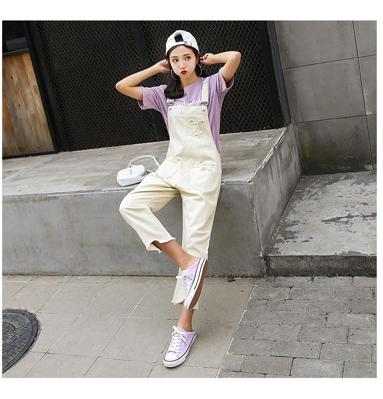 Stylish suspender jeans. College style, casual denim pants. (15)
